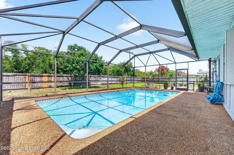 713 NE James Circle NE Palm Bay FL 32905