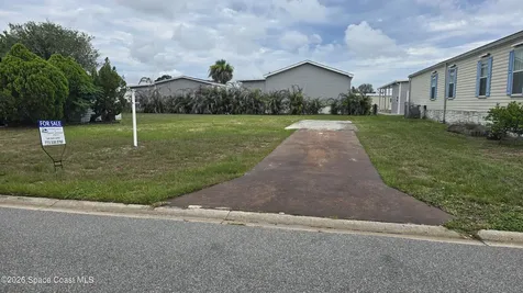 855 Hawthorn Circle Barefoot Bay FL 32976
