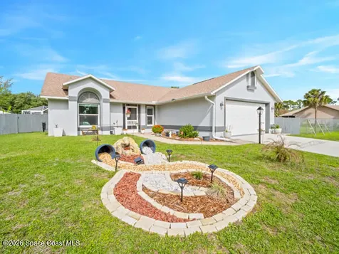 1670 Barnes Avenue NW Palm Bay FL 32907