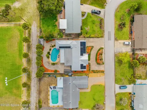 121 Algonquin Terrace Indian Harbour Beach FL 32937