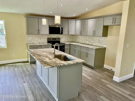 1213 Iriquois Drive Barefoot Bay FL 32976