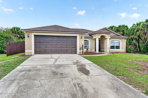 831 Owl Street SW Palm Bay FL 32908