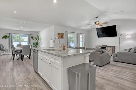 935 Hattaras Terrace SE Palm Bay FL 32909
