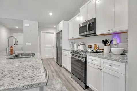 935 Hattaras Terrace SE Palm Bay FL 32909
