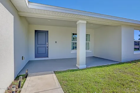 935 Hattaras Terrace SE Palm Bay FL 32909