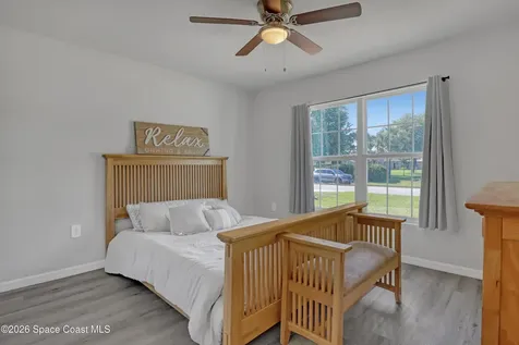 935 Hattaras Terrace SE Palm Bay FL 32909