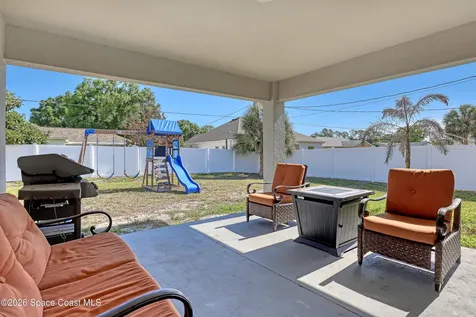 935 Hattaras Terrace SE Palm Bay FL 32909