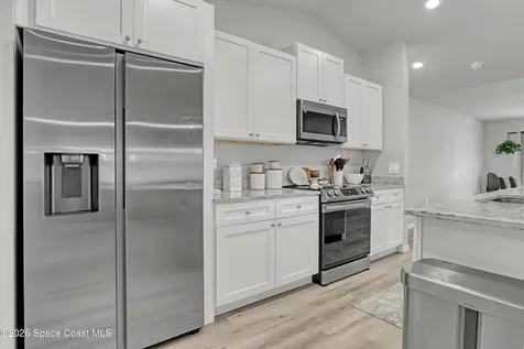 935 Hattaras Terrace SE Palm Bay FL 32909