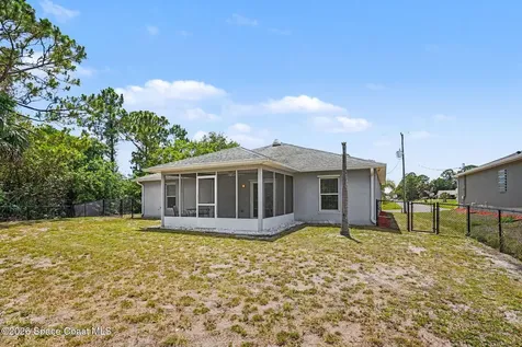2857 Foxglove Avenue SW Palm Bay FL 32908
