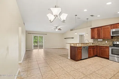 2857 Foxglove Avenue SW Palm Bay FL 32908
