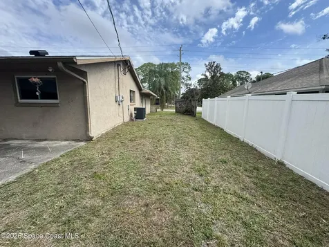 782 Americana Boulevard NE Palm Bay FL 32907