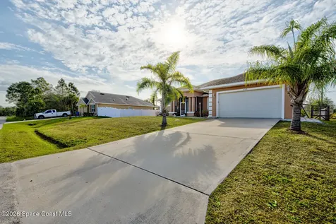 462 Gancedo Street SW Palm Bay FL 32908