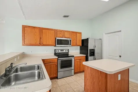 380 Sheridan Avenue Satellite Beach FL 32937