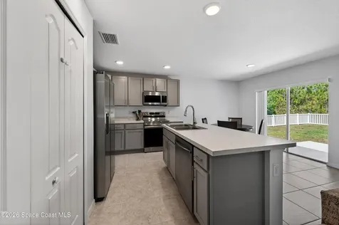 681 Floyd Street SE Palm Bay FL 32909
