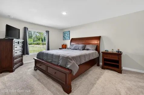 681 Floyd Street SE Palm Bay FL 32909