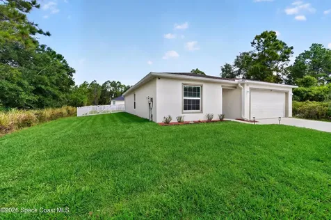 681 Floyd Street SE Palm Bay FL 32909