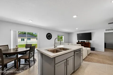 681 Floyd Street SE Palm Bay FL 32909