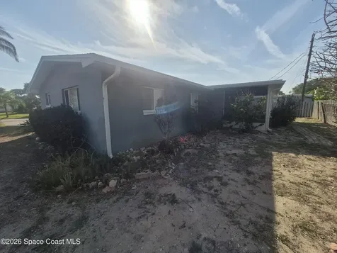 655 N Robin Way Satellite Beach FL 32937