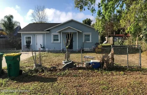 606 Ridgewood Avenue Dundee FL 33838