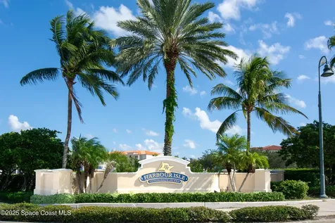22 Harbour Isle Drive W Fort Pierce FL 34949