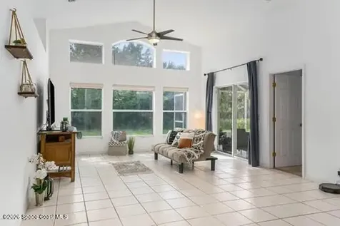 2071 Twelve Oaks Drive SE Palm Bay FL 32909