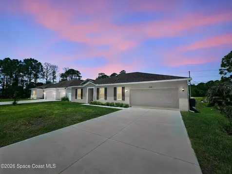8445 101st Court Vero Beach FL 32967