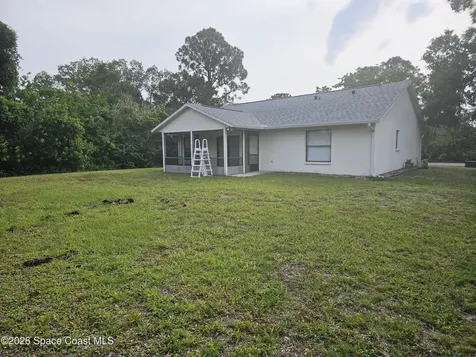 226 Pigeon Avenue NE Palm Bay FL 32907