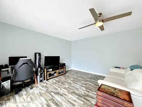 3913 Vista Oaks Circle NE Palm Bay FL 32905