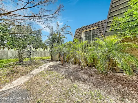 3913 Vista Oaks Circle NE Palm Bay FL 32905