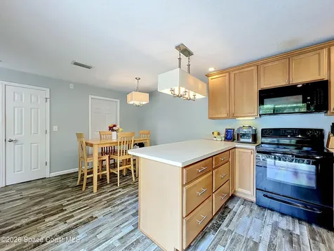 3913 Vista Oaks Circle NE Palm Bay FL 32905