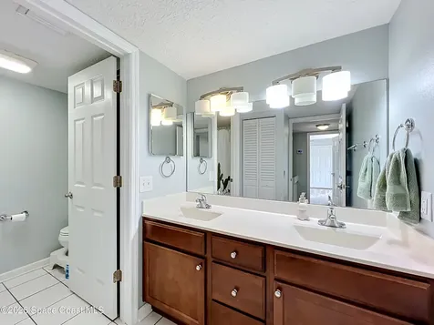 3913 Vista Oaks Circle NE Palm Bay FL 32905