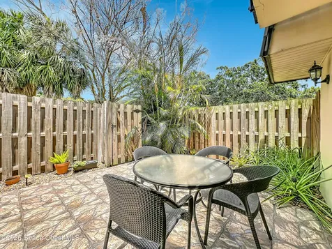 3913 Vista Oaks Circle NE Palm Bay FL 32905