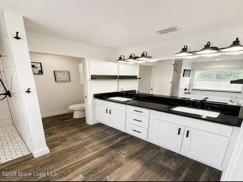 3760 Montgomery Road Mims FL 32754