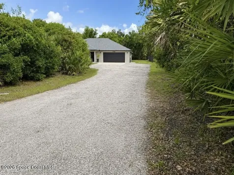 3760 Montgomery Road Mims FL 32754