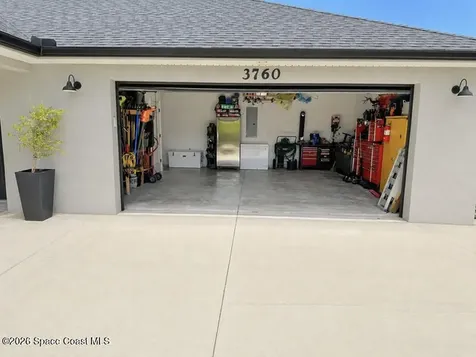 3760 Montgomery Road Mims FL 32754