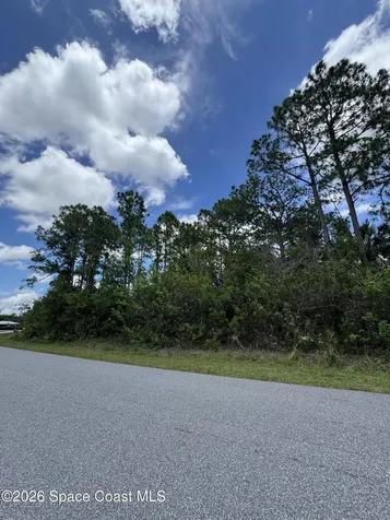 1872 Red Bud Circle NW Palm Bay FL 32907