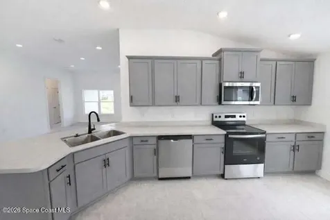 821 Airport Avenue SE Palm Bay FL 32909
