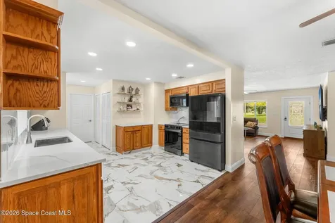 498 Chamberlin Avenue NW Palm Bay FL 32907