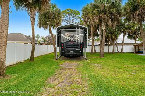 498 Chamberlin Avenue NW Palm Bay FL 32907