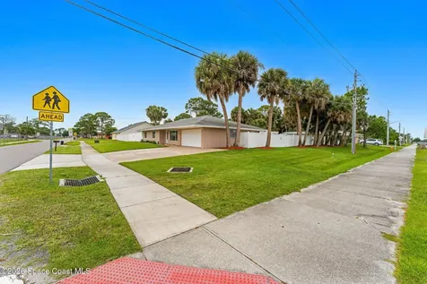 498 Chamberlin Avenue NW Palm Bay FL 32907