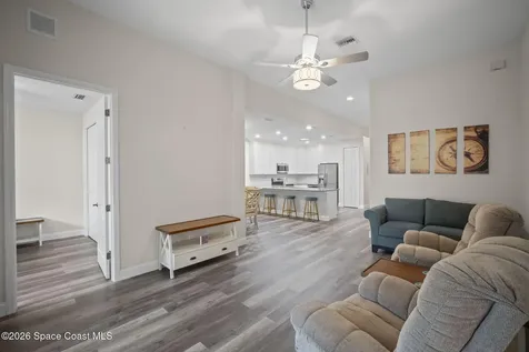 406 Pineapple Square SW Vero Beach FL 32962