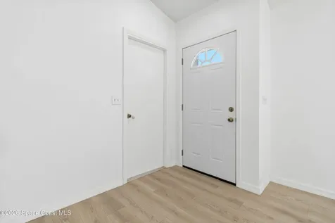 2126 Redwood Circle NE Palm Bay FL 32905