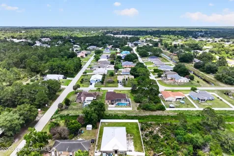 2020 Thisbe Avenue SE Palm Bay FL 32909