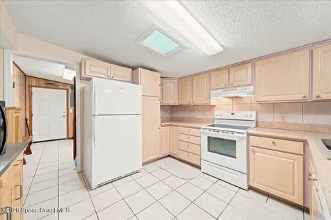 241 Avenida Central Indialantic FL 32903