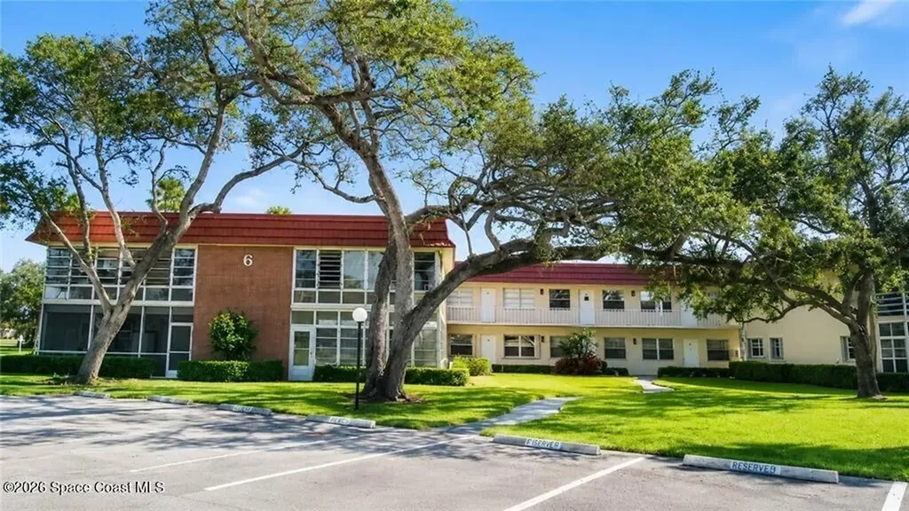 6 Vista Palm Lane Vero Beach FL 32962