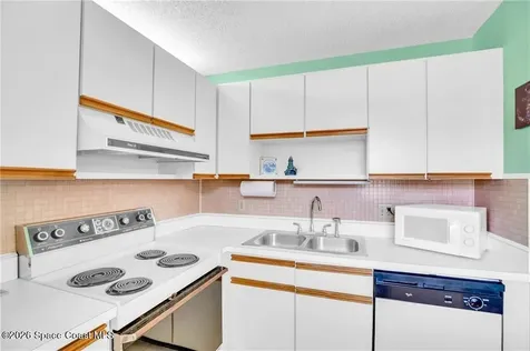 6 Vista Palm Lane Vero Beach FL 32962