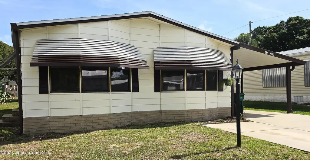 259 S Dolphin Circle Barefoot Bay FL 32976