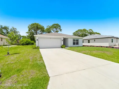 1011 Starfire Street SE Palm Bay FL 32909