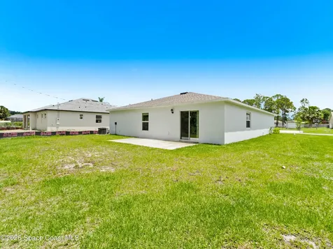 1011 Starfire Street SE Palm Bay FL 32909