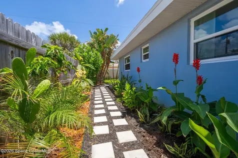685 Poinsetta Drive Satellite Beach FL 32937